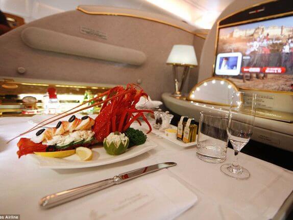 airplane-dining