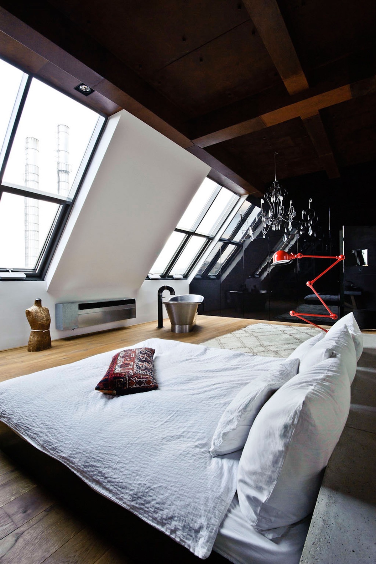 luxurious-bedroom-design-attic