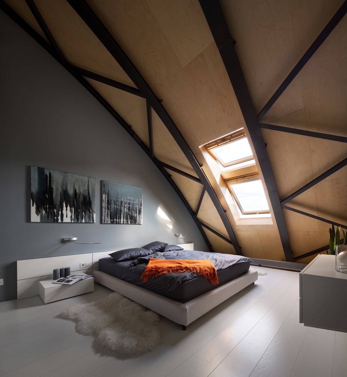 luxurious-bedroom-design-attic