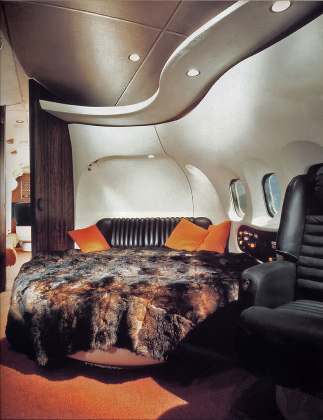 private-jet-luxurious-interior